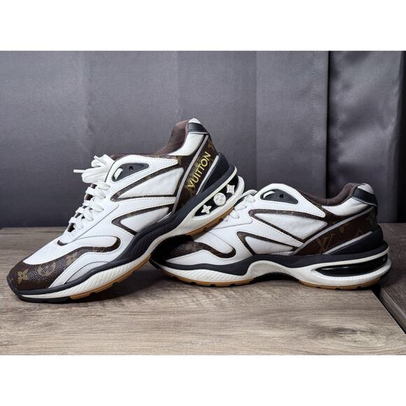 Louis Vuitton White and Brown Men's Sneakers - Picture 4 of 16